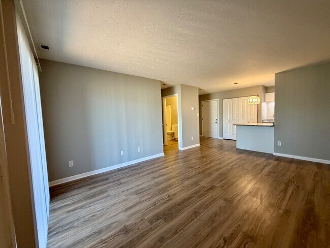 Building Photo - 1128 Southwood Dr