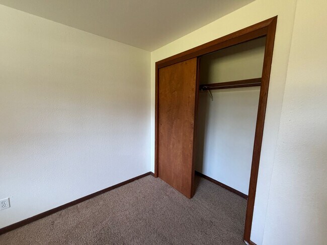 Building Photo - 6597 Tut Terrace