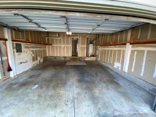 Building Photo - Cirbywoods Condo