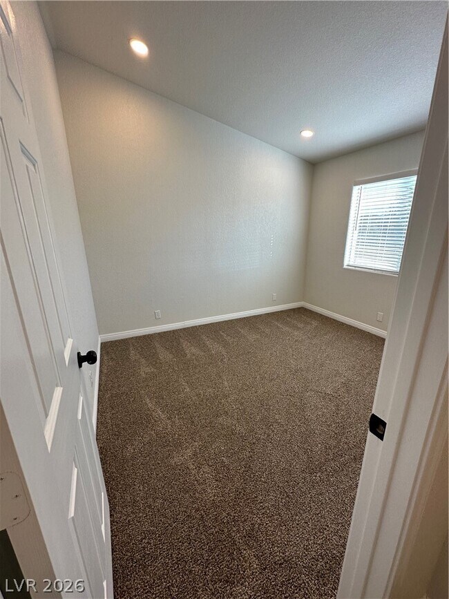 Building Photo - 1034 Skysail Dr