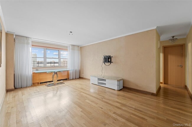 Building Photo - 102-10 66th Rd