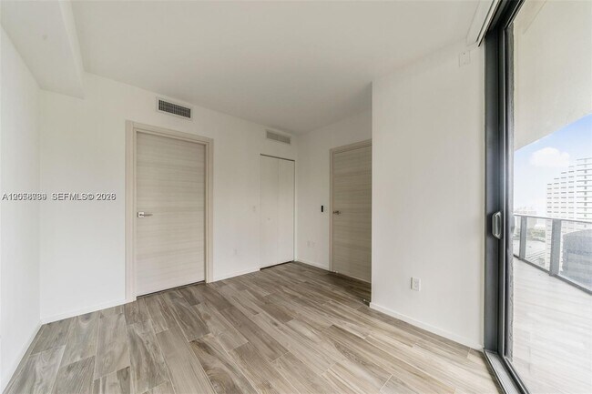 Building Photo - 801 S Miami Ave