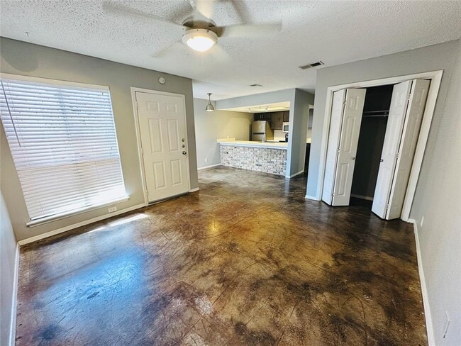Building Photo - 3422 Willowrun Dr