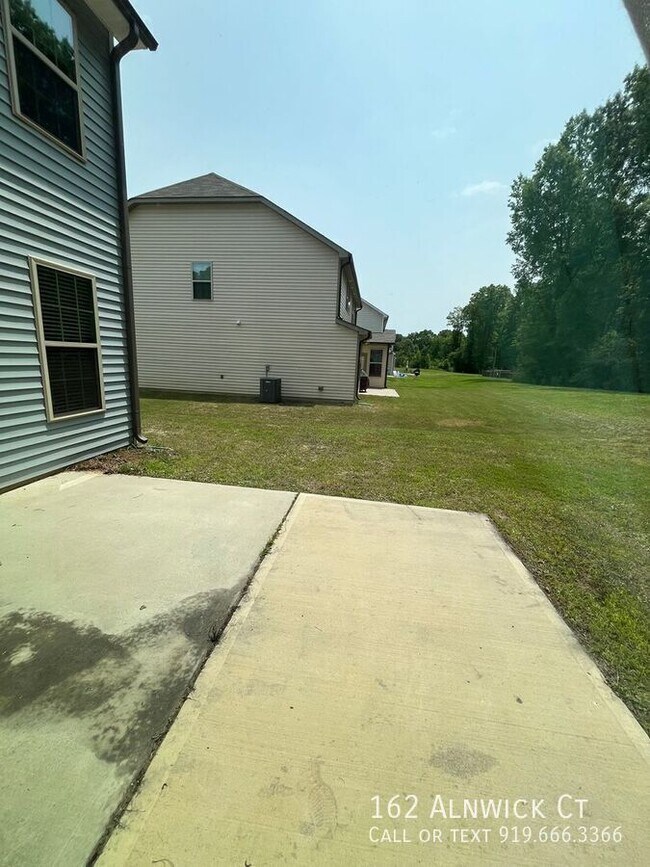 Building Photo - 162 Alnwick Ct