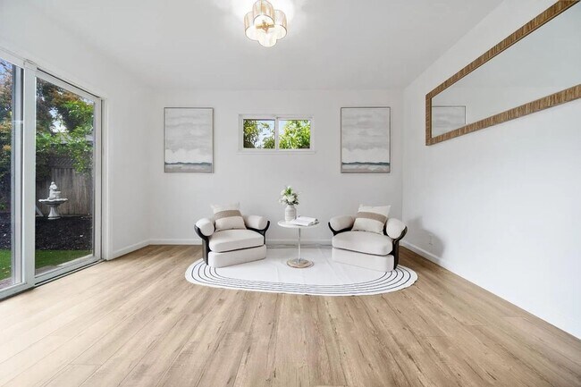 Building Photo - SUNNYVALE - Updated 3B/2B Single Family Home
