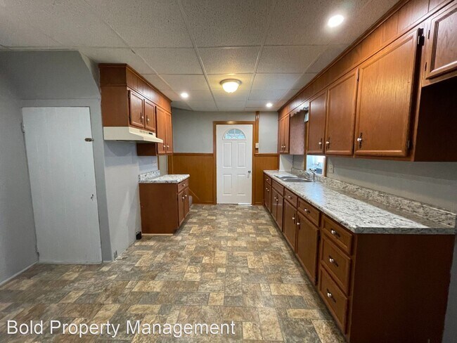 Building Photo - 3 br, 1.5 bath House - 76 Host Church Rd.