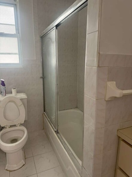 Building Photo - 270 N Fulton Ave