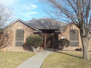 Building Photo - 8401 San Antonio Dr
