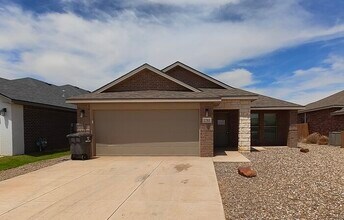 Building Photo - 3 bed 2 bath in Lone Star Trails!