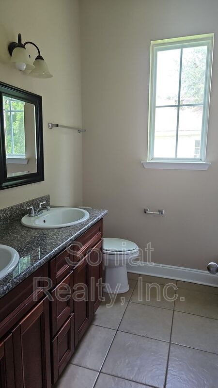 Building Photo - 4115 Hollygrove St