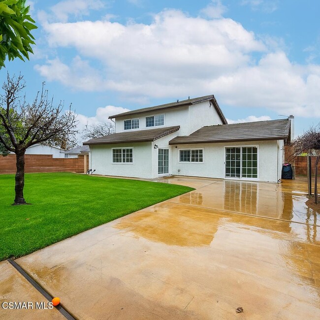 Building Photo - 5848 Lake Lindero Dr