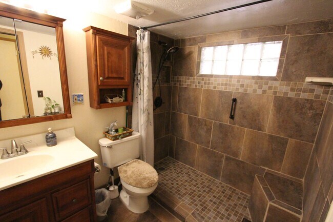 Building Photo - Furnished home in Lower Greenlaw