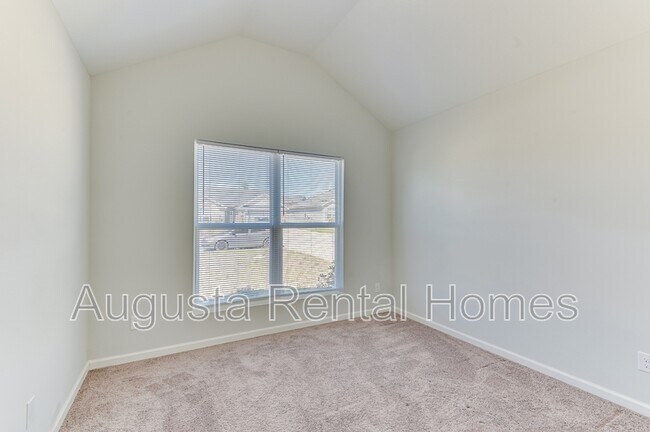 Building Photo - 2562 Inverness Dr