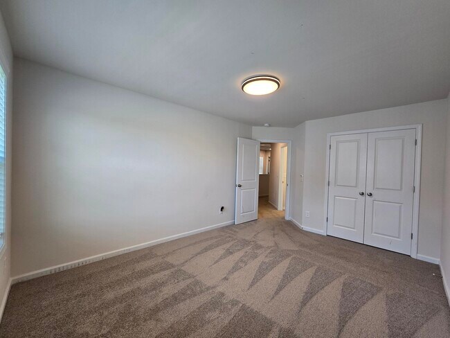 Building Photo - 1032 Crescent Moon Lp