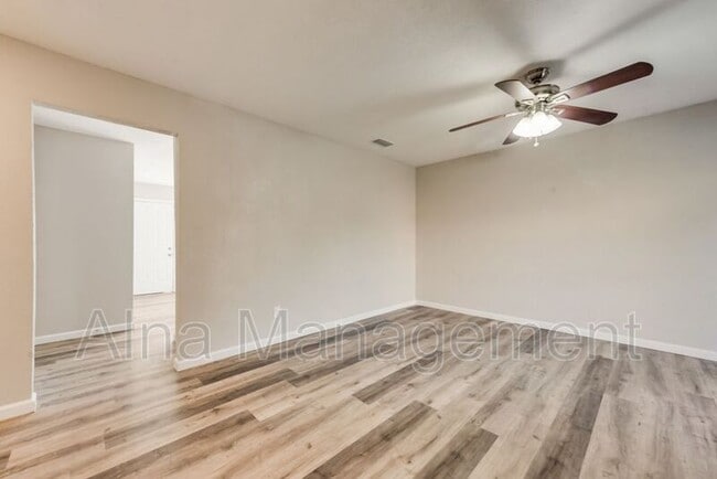 Building Photo - 80 E Mountain Creek Dr