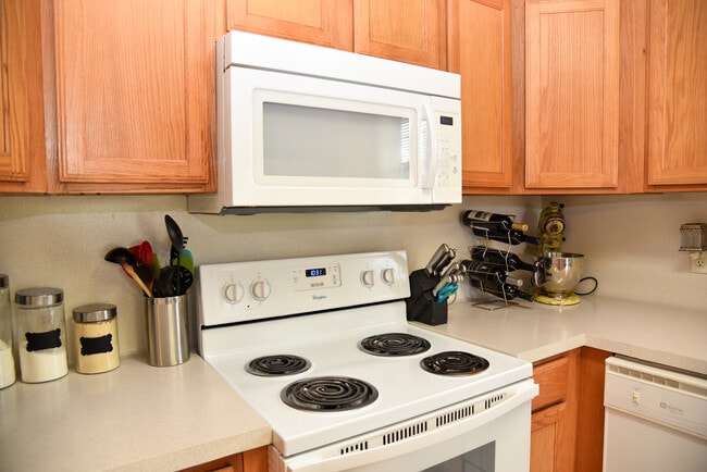 Building Photo - 3813 Oldenburg Ct