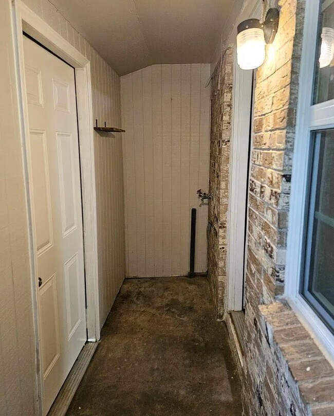 Building Photo - 2527 Normont Cir