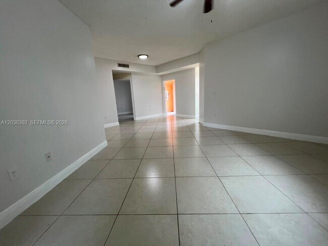 Building Photo - 6992 SW 39th St