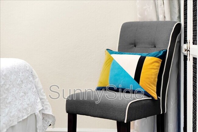 Building Photo - 42 Nottingham Way