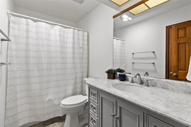 Building Photo - 16 Jacqueline Ct