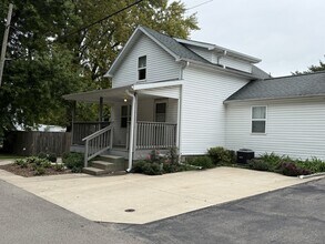 Building Photo - 606 Monroe Ave