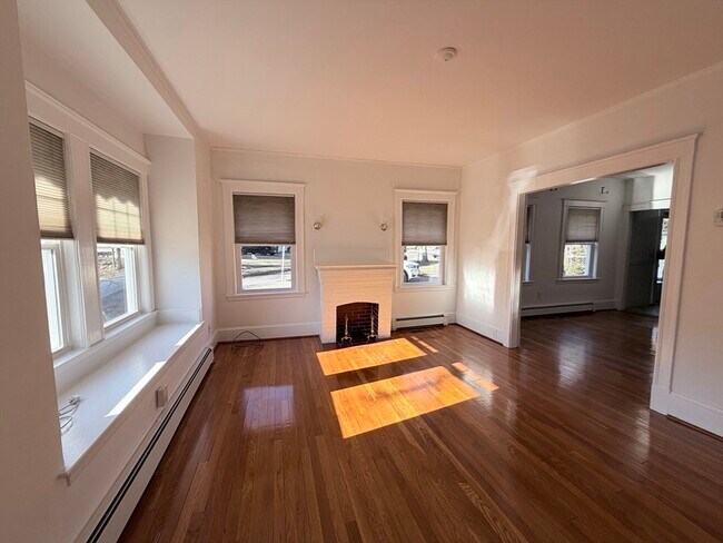 Building Photo - 9 Hollis St