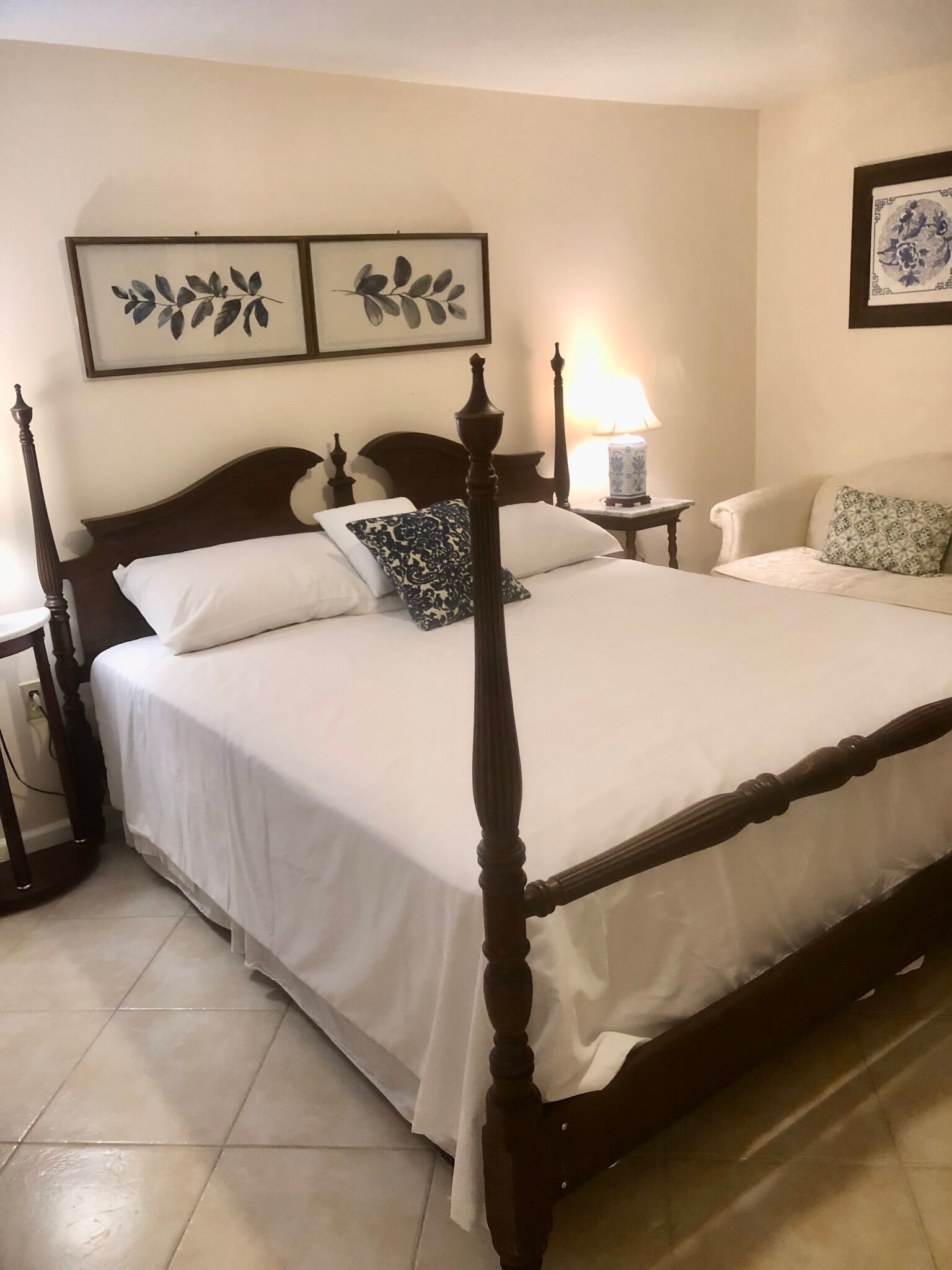 KING BR #2 BACK - 2401 General Pershing St