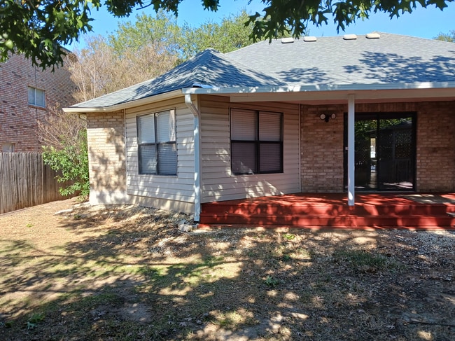 Building Photo - 7510 Legend Rock