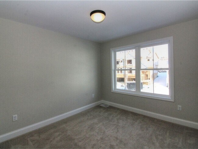 Building Photo - 4BD/3.5BA S. Burlington Townhome - Hillside at O'Brien Farm