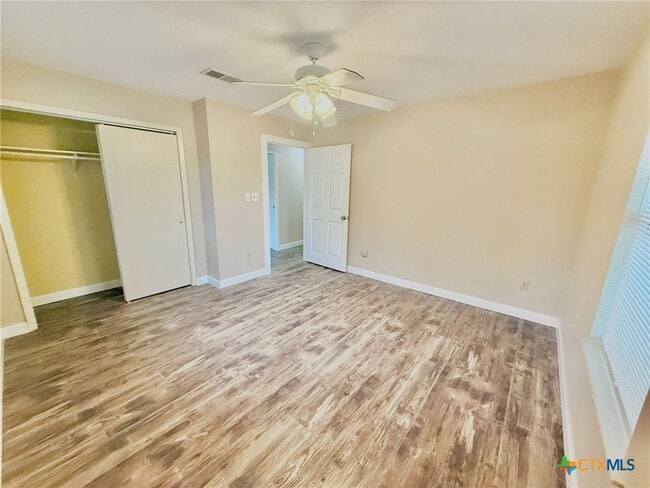 Building Photo - 103 Crestview Dr