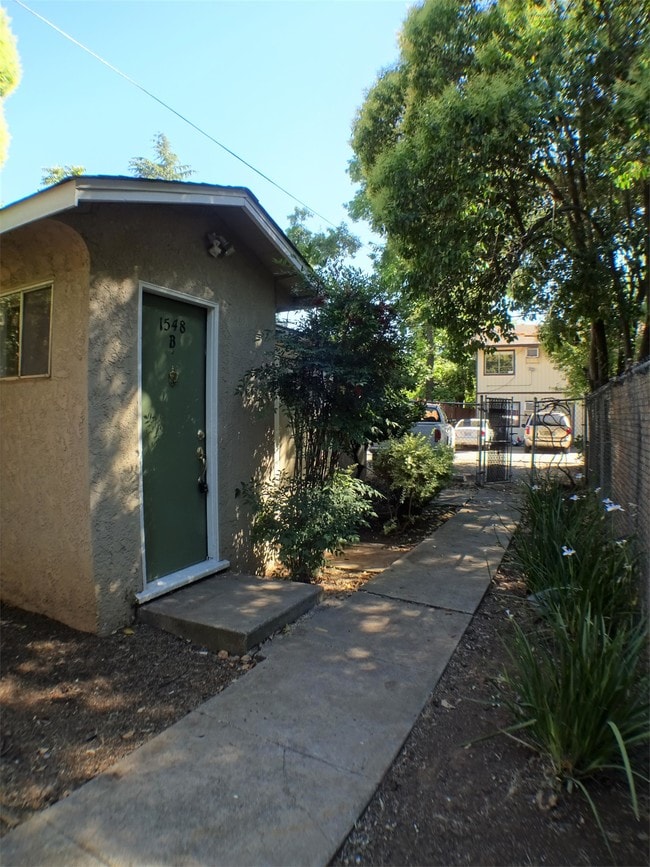 Primary Photo - 1548 Elm St