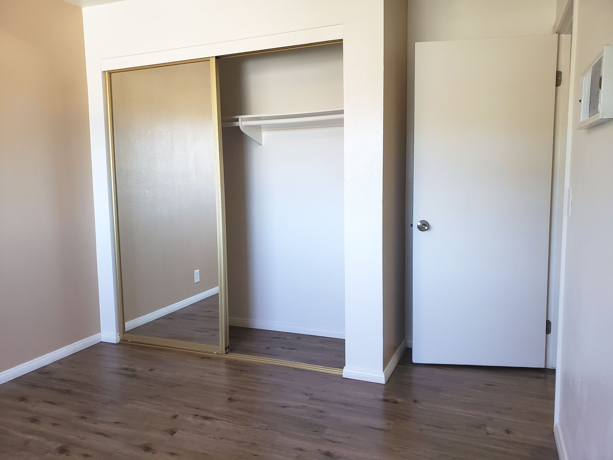 Building Photo - 1261 Victor St