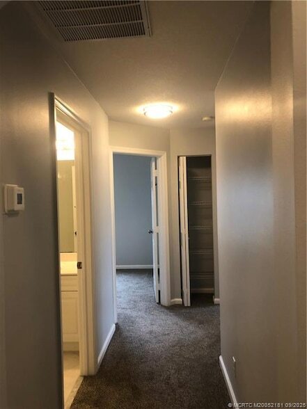 Building Photo - 4567 SE Murray Cove Cir