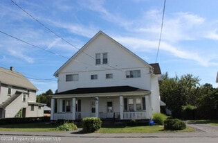 Building Photo - 254 Main St