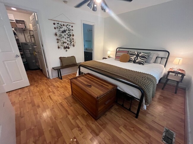 Building Photo - Beautiful Donelson Cottage With Private Fenced Yard