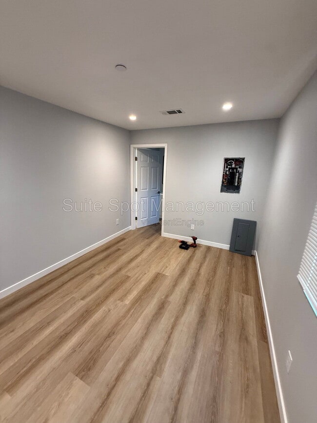 Building Photo - 2206 Conquista Ave