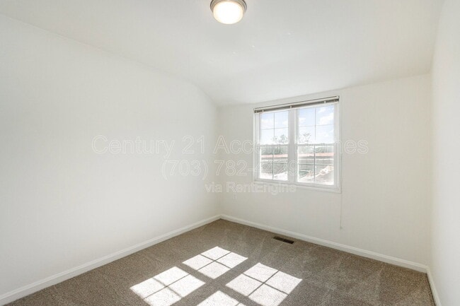 Building Photo - 3822 Keller Ave