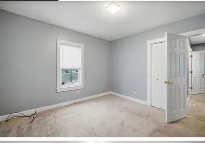 Building Photo - 884 Liberty St