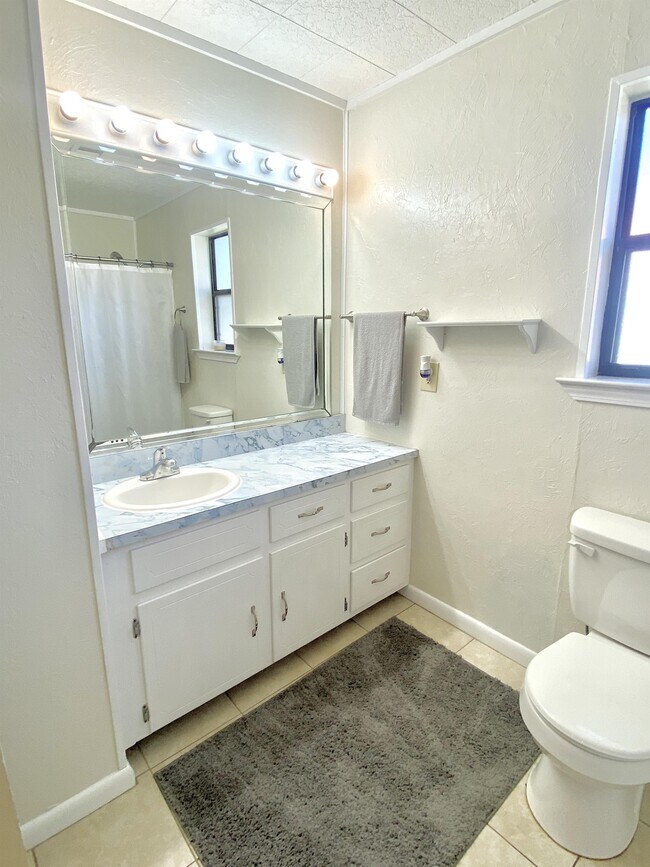 Building Photo - 4069 Christopher Ln