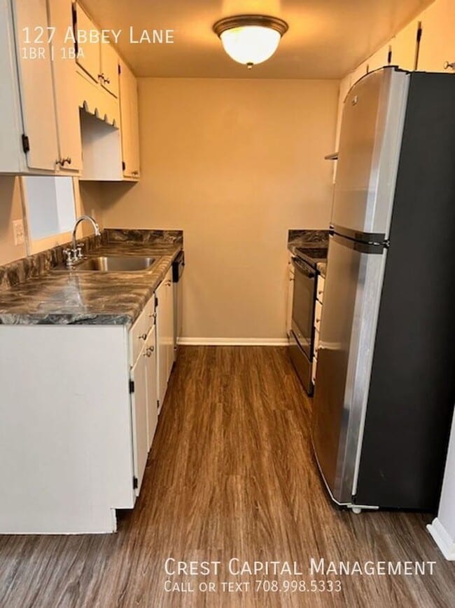 Building Photo - 1043 Scarborough Ct