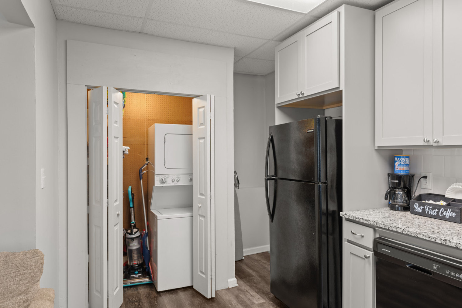Building Photo - 1326 W 69th St