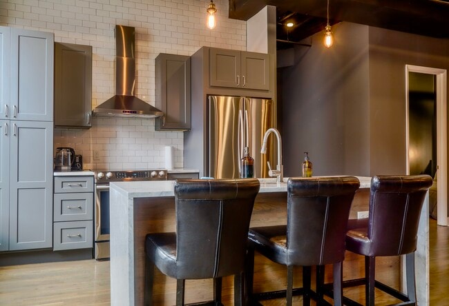 Building Photo - FURNISHED LUXURY LOFT (SHORT TERM / INSURANCE)
