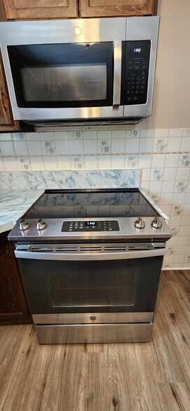 Building Photo - 6 Greenacre Rd