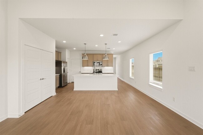 Building Photo - 32503 Midsummer Dr