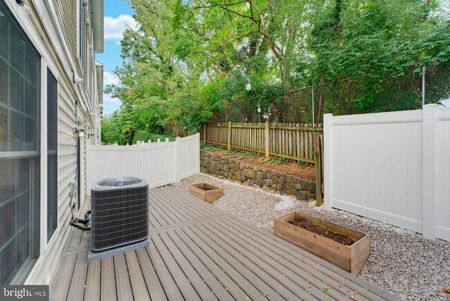 Building Photo - 7135 Mason Grove Ct