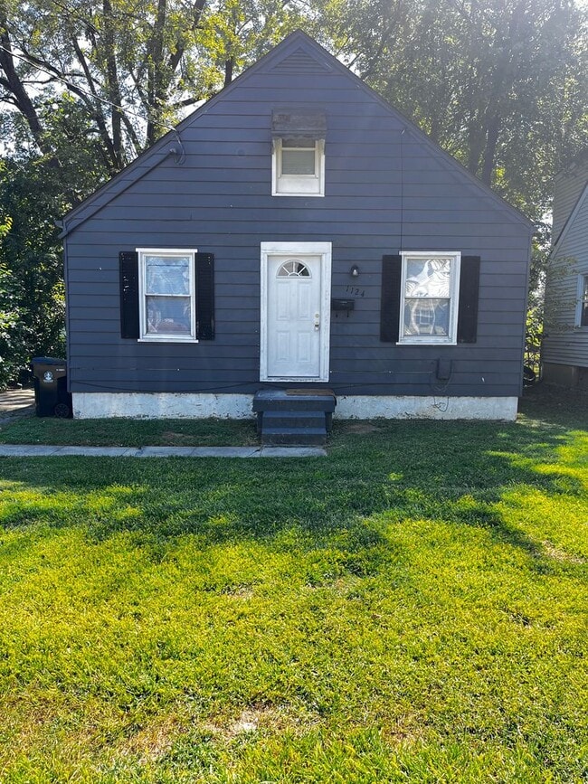 Building Photo - Recently Renovated 3-Bedroom Home
