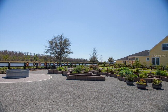 Building Photo - 13833 Behring Ave