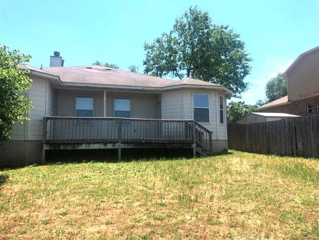 Building Photo - 1009 Middle Brook Dr