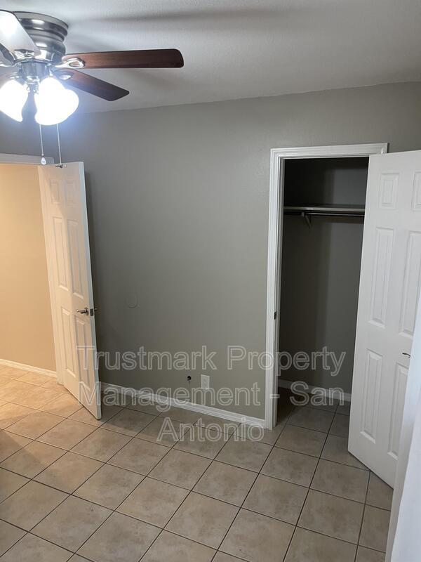 Building Photo - 8335 Bent Meadow Dr