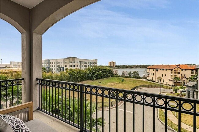 Building Photo - 7661 Toscana Blvd